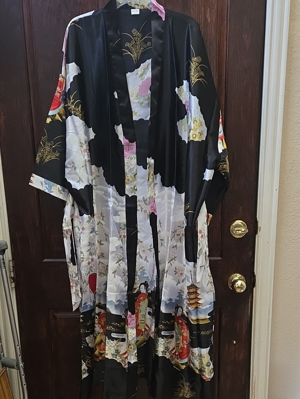 Black Floral Satin Kimono Robe with Asian-Inspired Print 4x/5x